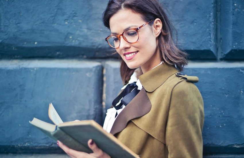 Do cheap reading glasses damage your eyes?