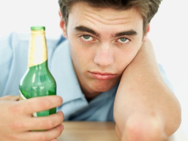 How your vision can get affected by your bad drinking habits