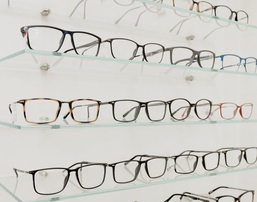 Who Are the Major Eyewear Retailers in the UK?