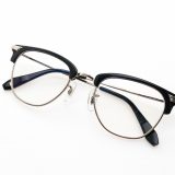 eyeglasses-wear